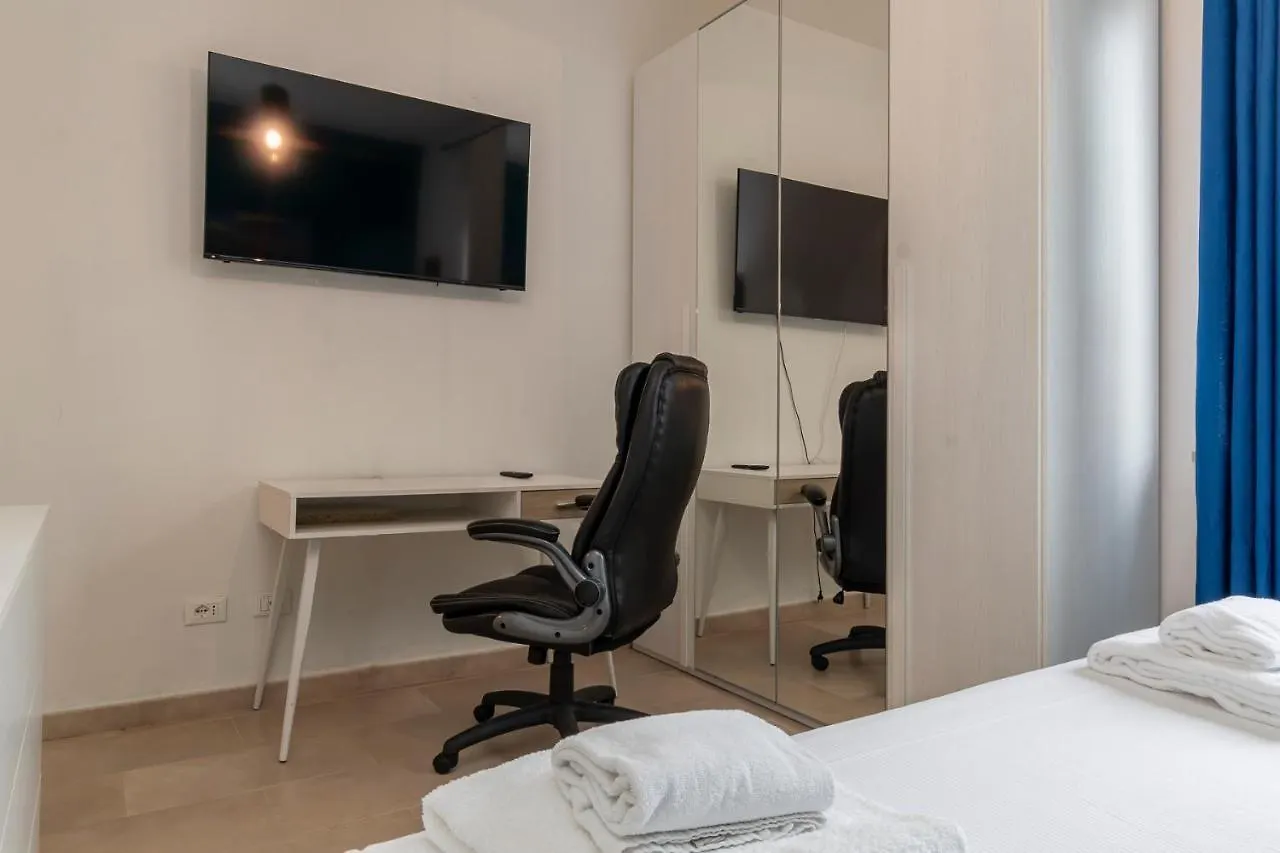 Luxury Apartment Near Navigli Carlo D'Adda 29 Milaan